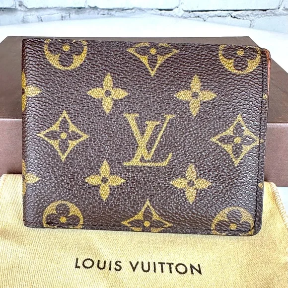 β€οΈ Louis Vuitton Menβs bifold wallet or women wallet - Picture 1 of 12
